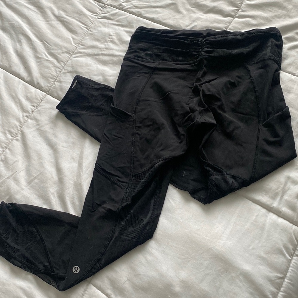 Lululemon size 6 leggings with lace detail